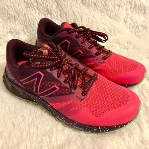 Women’s New Balance 690 All Terrain running shoes